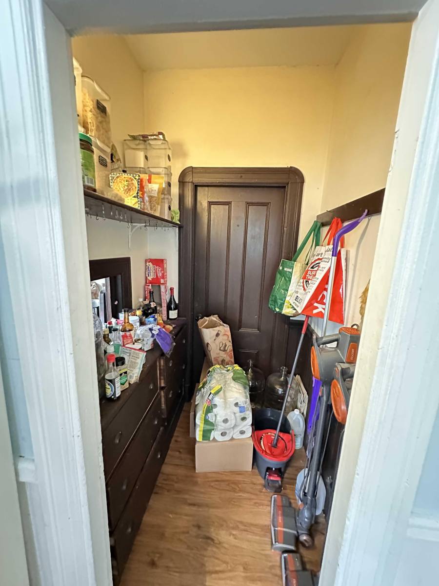 Apartment for rent at 154 Walnut St #1, Somerville, MA 02145