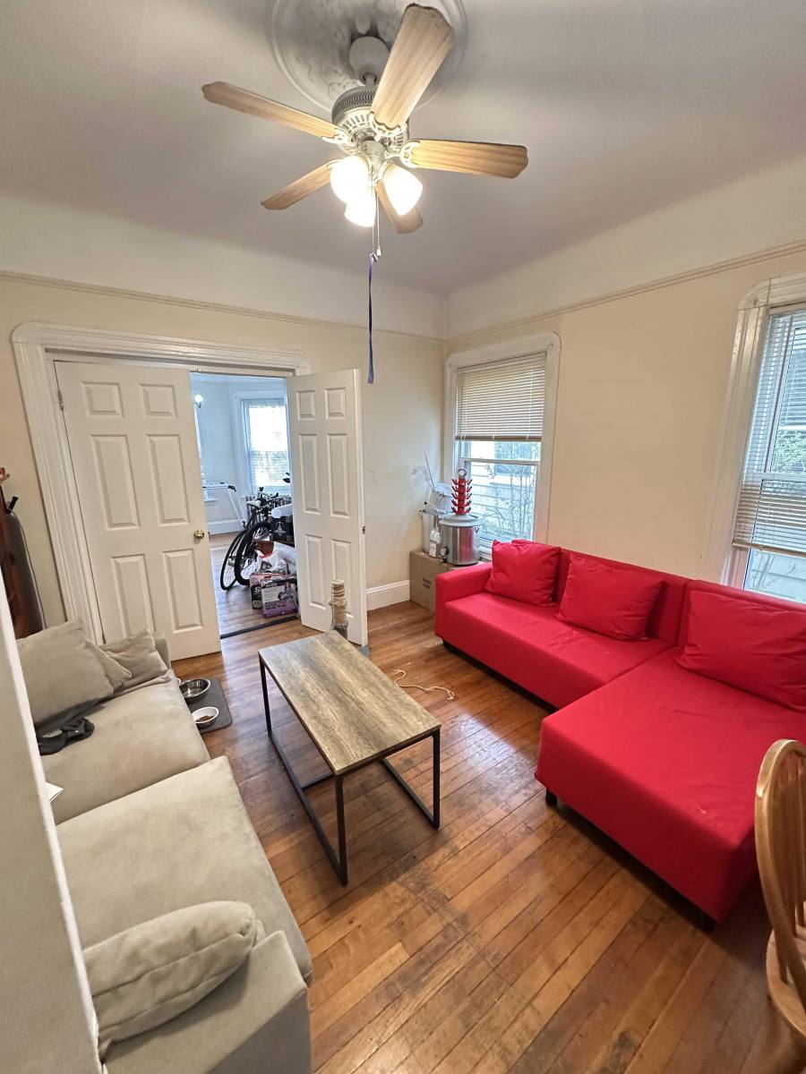 Apartment for rent at 154 Walnut St #1, Somerville, MA 02145