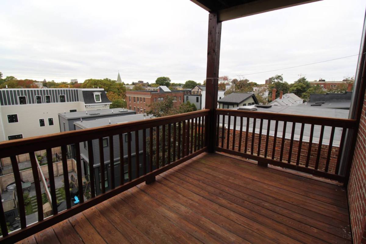 Apartment for rent at 17 Elm St #1, Cambridge, MA 02139