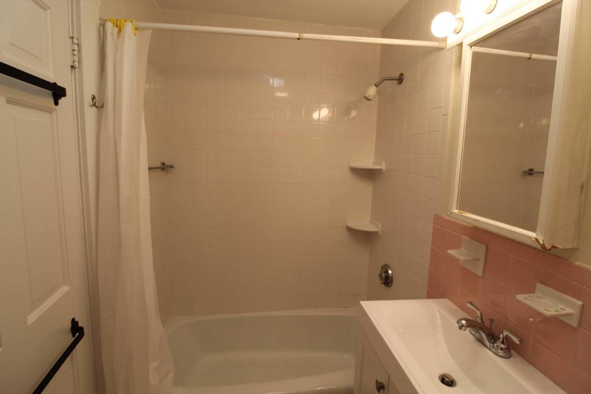 Apartment for rent at 17 Elm St #1, Cambridge, MA 02139