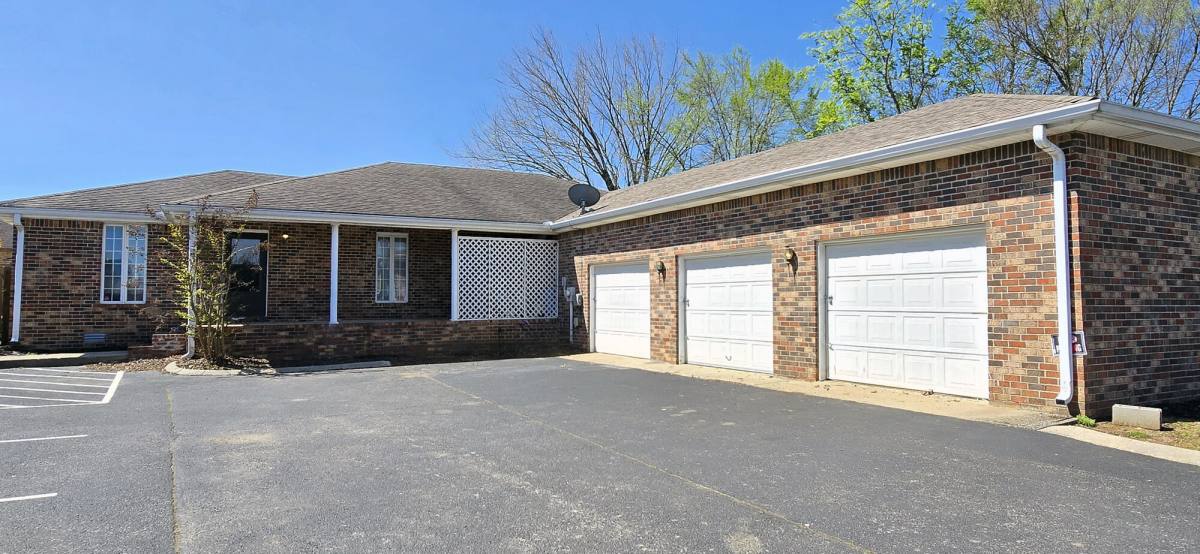 Apartment for rent at Willow Tree, 1420 Alhambra Dr, Lebanon, TN 37087