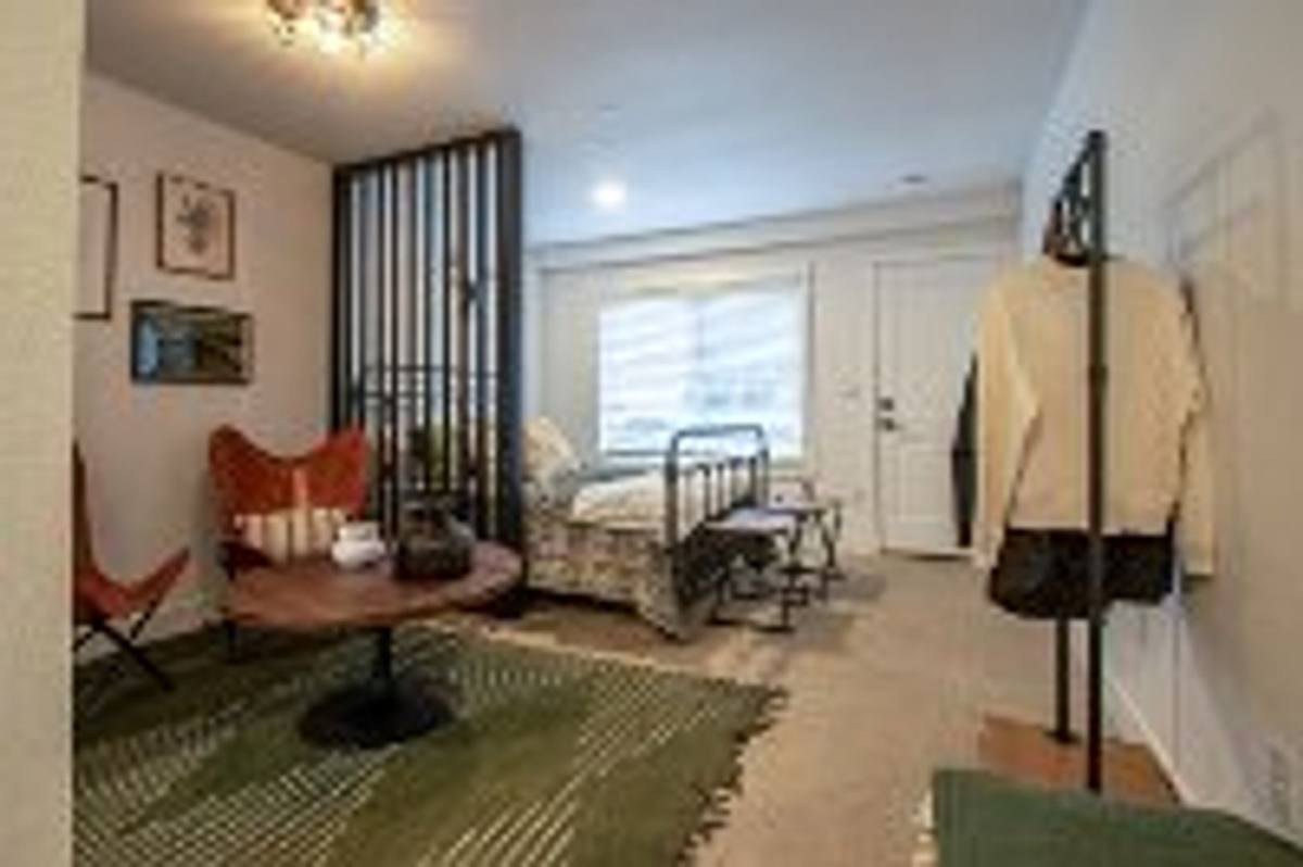 Apartment for rent at 518 N Riverside Ave, Medford, OR 97501