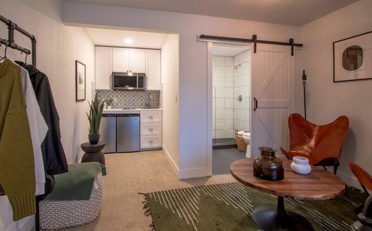 Apartment for rent at 518 N Riverside Ave, Medford, OR 97501