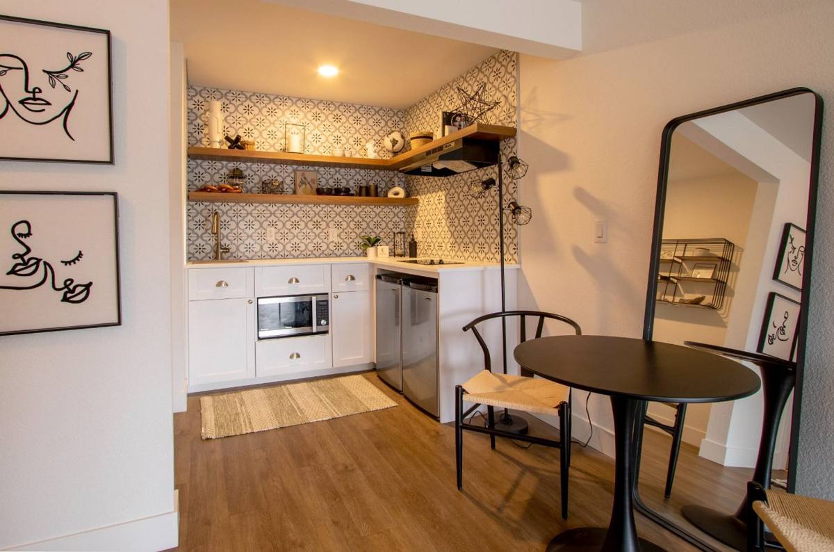 Apartment for rent at 518 N Riverside Ave, Medford, OR 97501