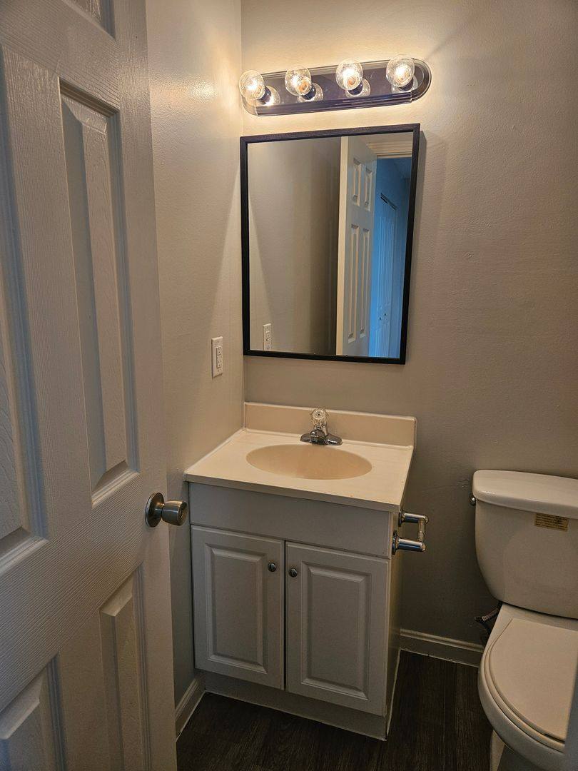 Apartment for rent at 515 Green Valley Dr, Mount Vernon, IN 47620