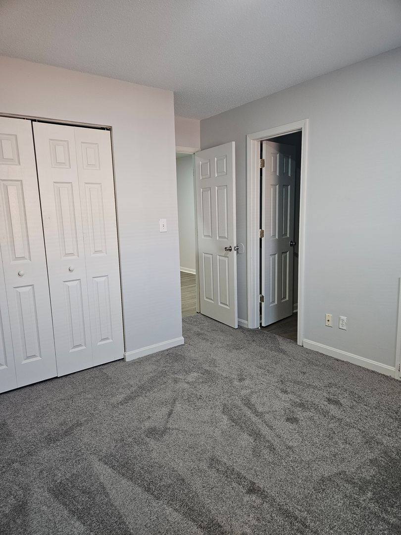 Apartment for rent at 515 Green Valley Dr, Mount Vernon, IN 47620