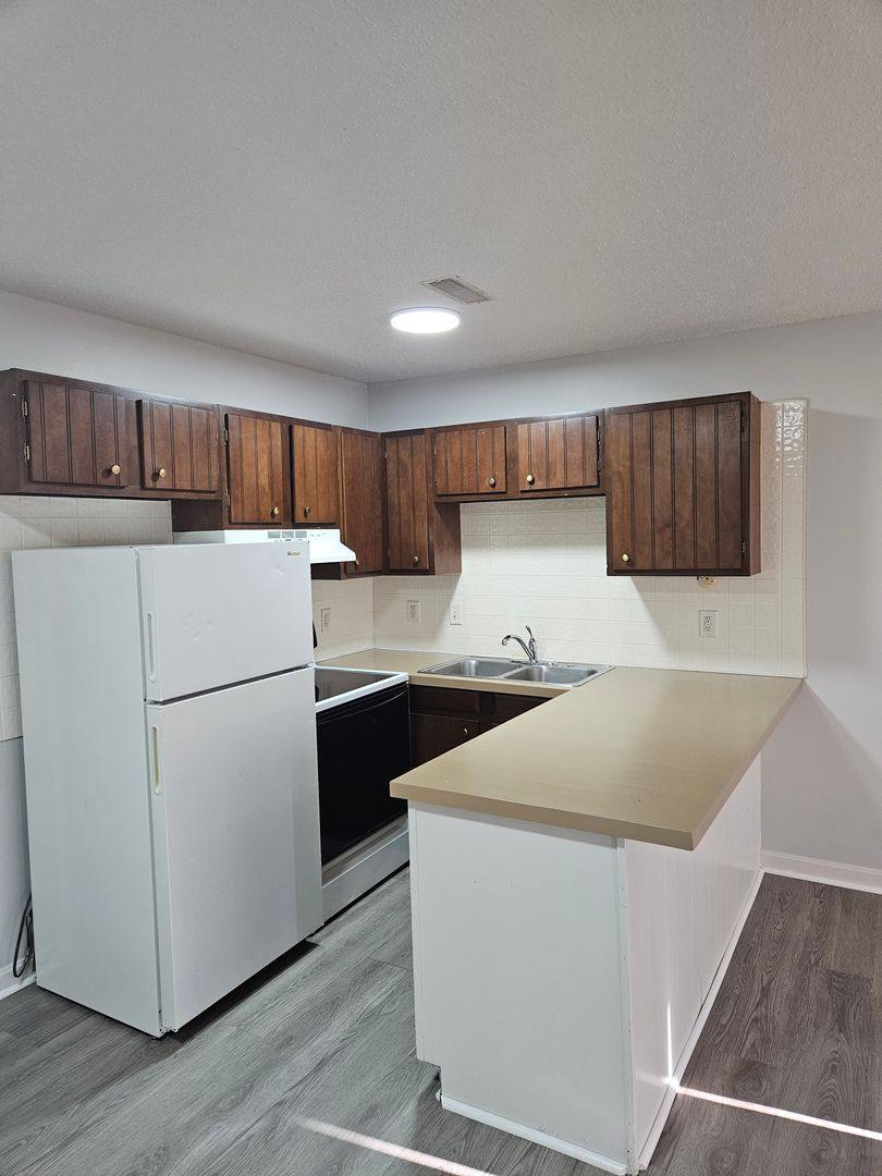 Apartment for rent at 515 Green Valley Dr, Mount Vernon, IN 47620