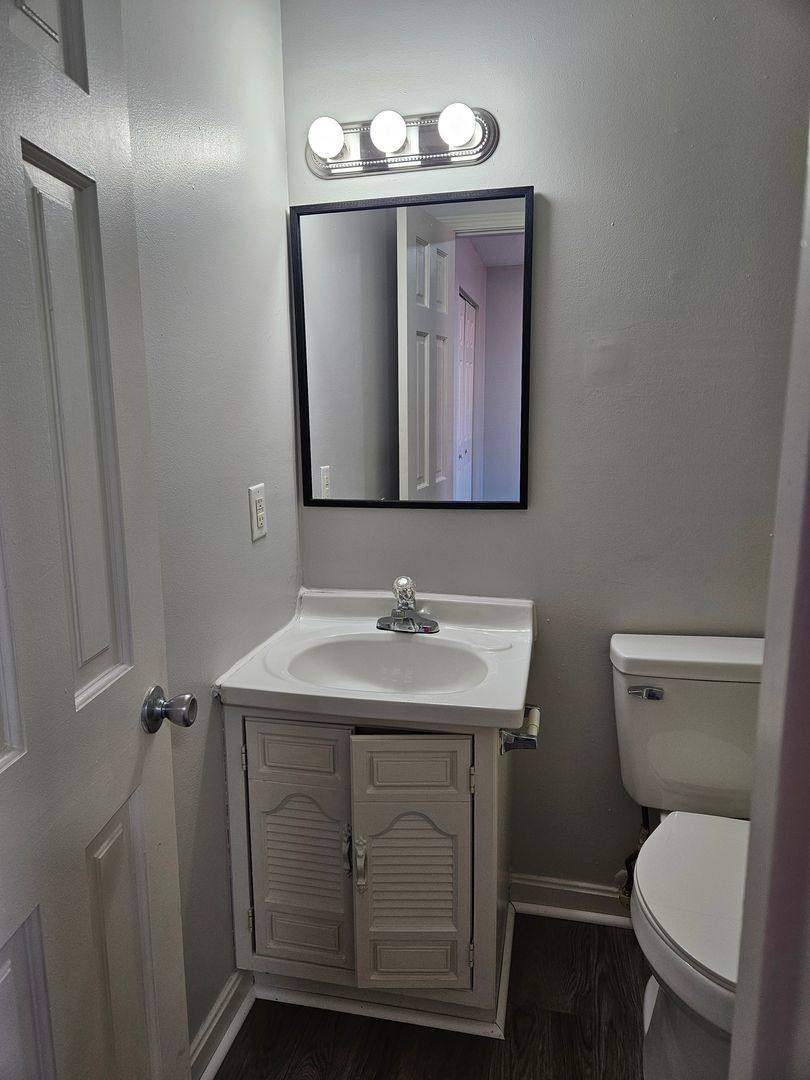 Apartment for rent at 515 Green Valley Dr, Mount Vernon, IN 47620