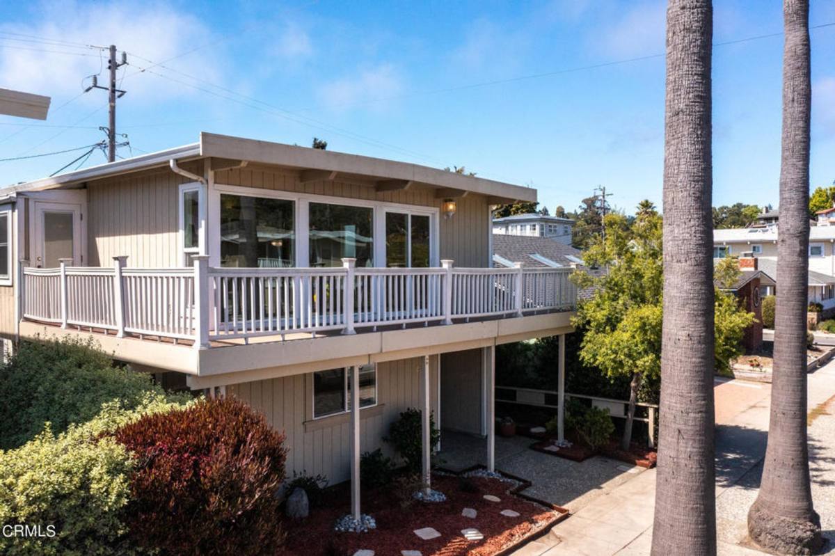 House for rent at 205 Aptos Beach Dr, Aptos, CA 95003