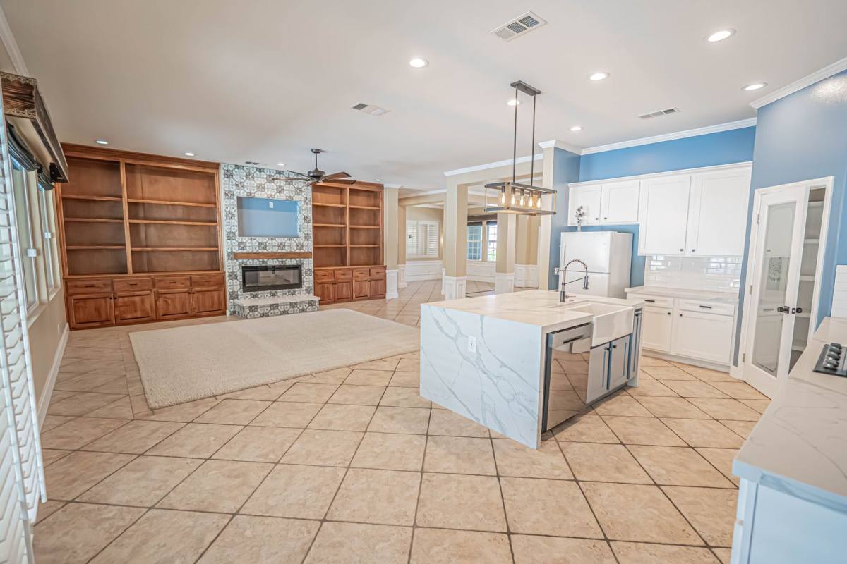 House for rent at 40559 55th St W, Palmdale, CA 93551