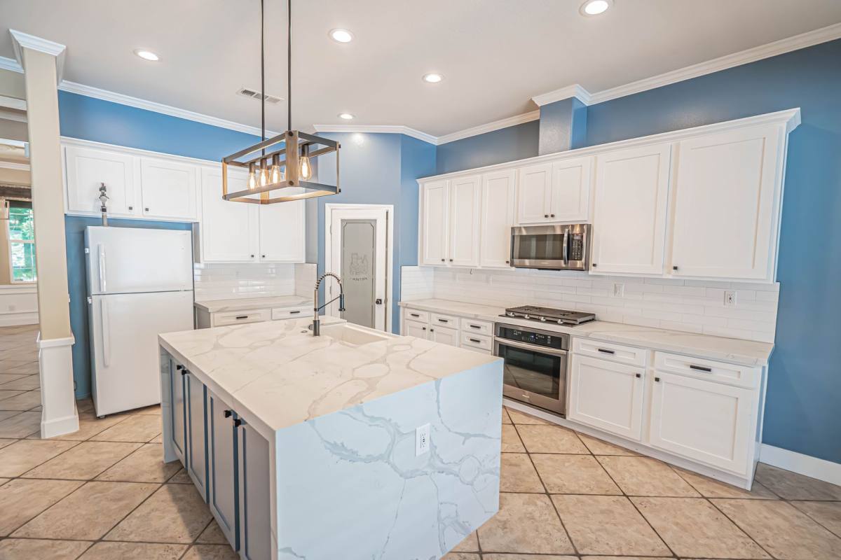 House for rent at 40559 55th St W, Palmdale, CA 93551