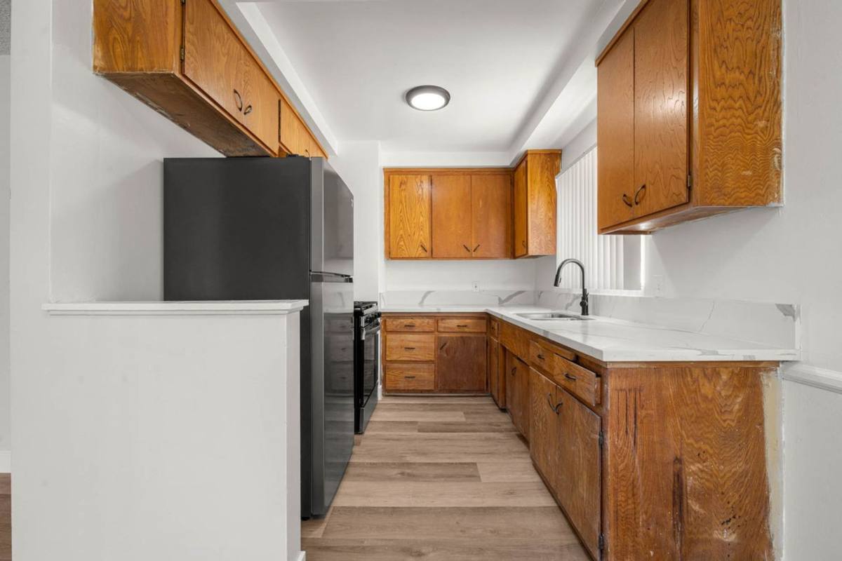 Apartment for rent at 4501 Don Tomaso Dr, Los Angeles, CA 90008