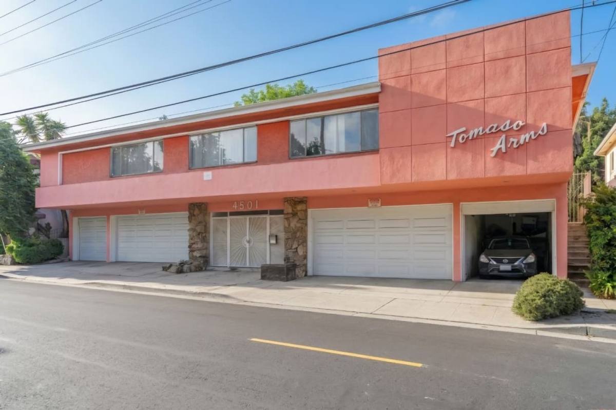 Apartment for rent at 4501 Don Tomaso Dr, Los Angeles, CA 90008