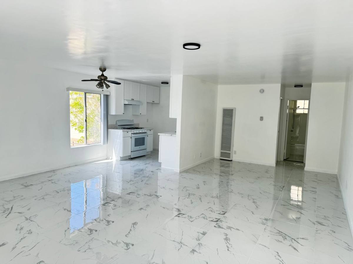 Apartment for rent at 21744 Septo, Chatsworth, CA 91311
