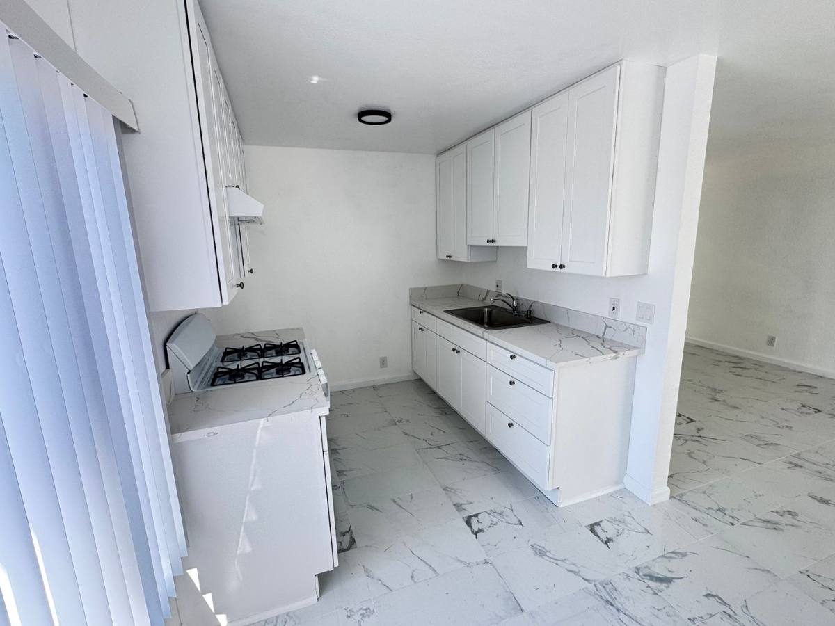 Apartment for rent at 21744 Septo, Chatsworth, CA 91311