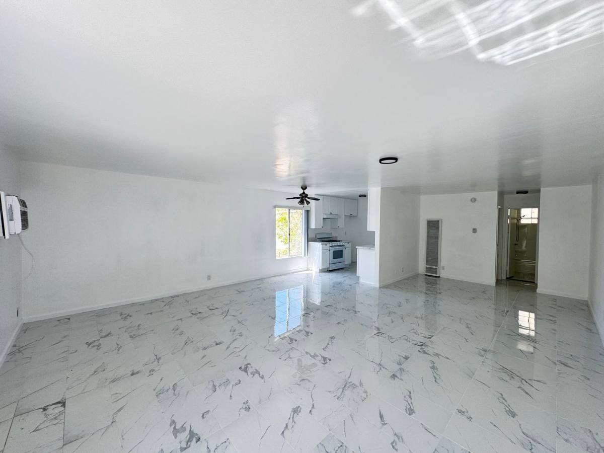Apartment for rent at 21744 Septo, Chatsworth, CA 91311