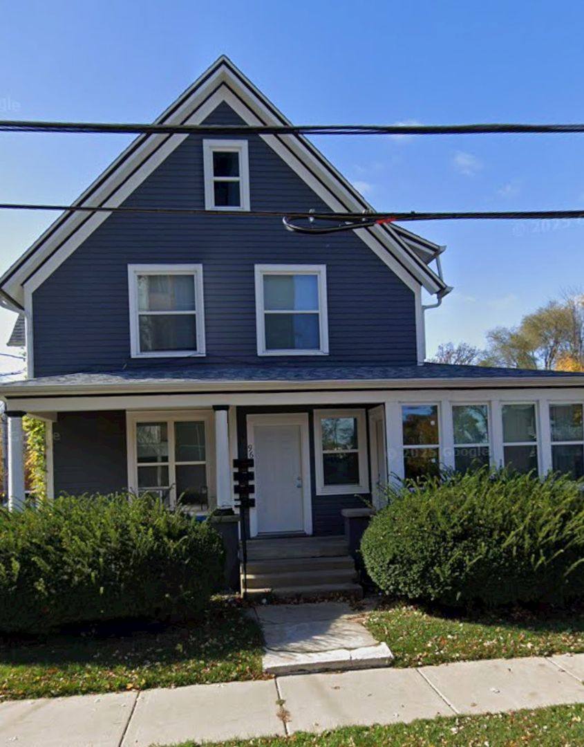 Apartment for rent at 96 S Crystal St, Elgin, IL 60123