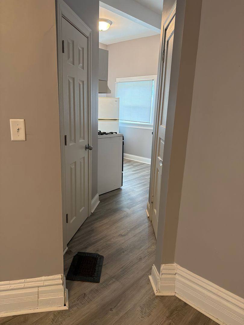 Apartment for rent at 96 S Crystal St, Elgin, IL 60123