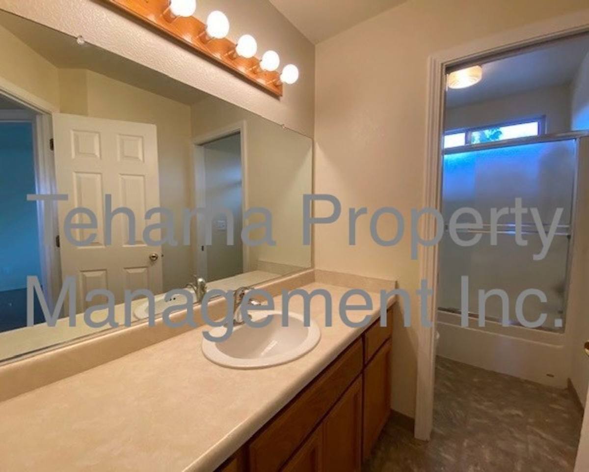 Apartment for rent at 1070 Lakeside Dr, Red Bluff, CA 96080