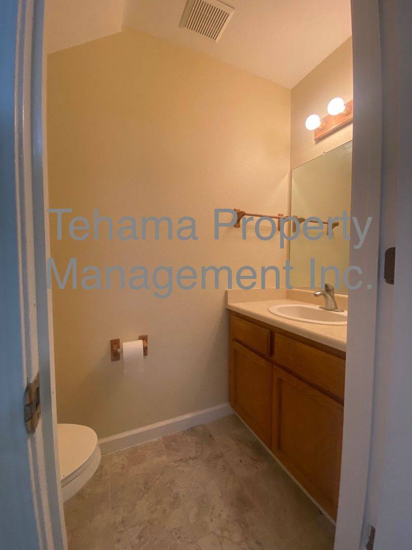 Apartment for rent at 1070 Lakeside Dr, Red Bluff, CA 96080