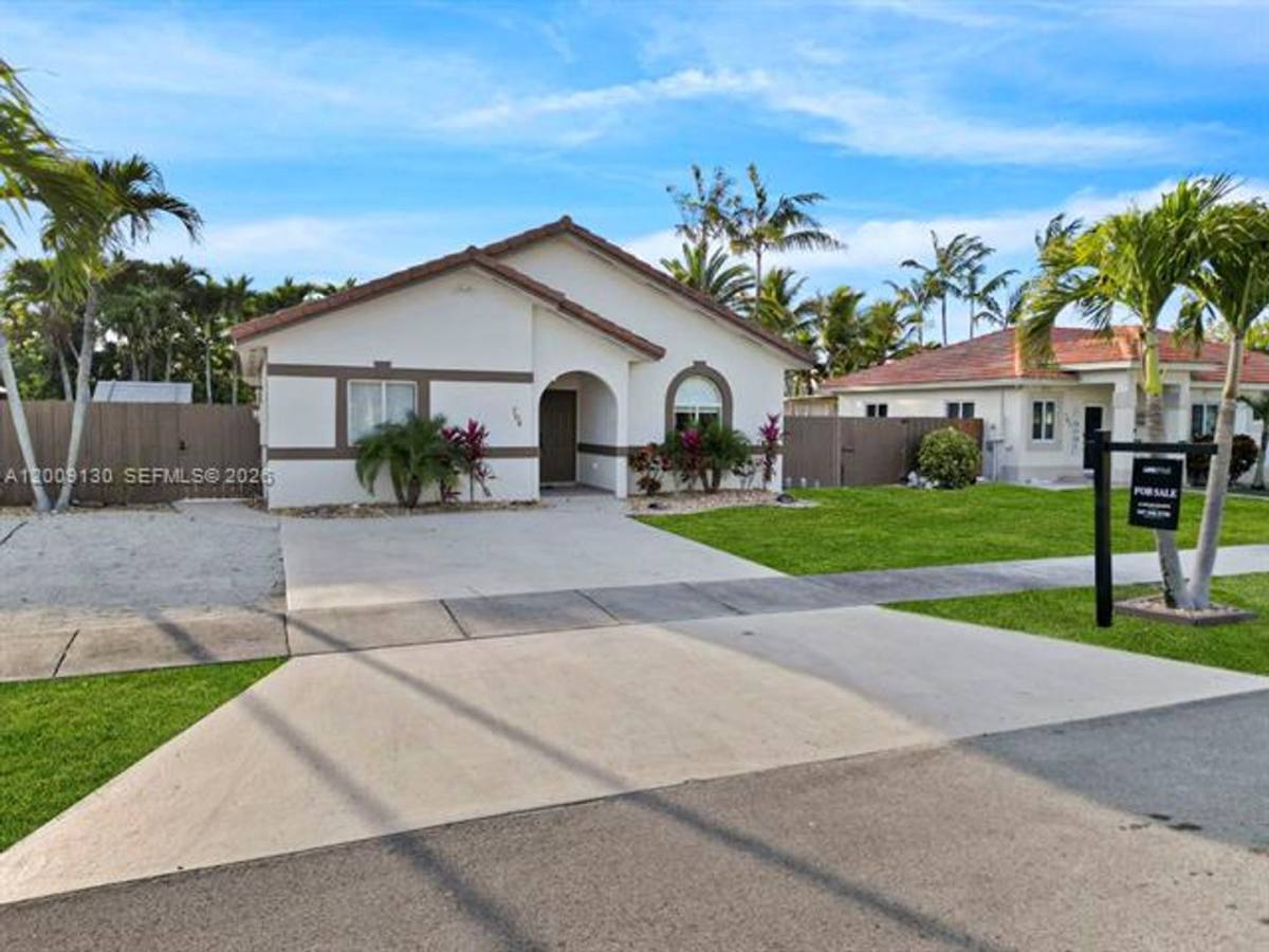 House for rent at 704 SE 14th Place, Homestead, FL 33033