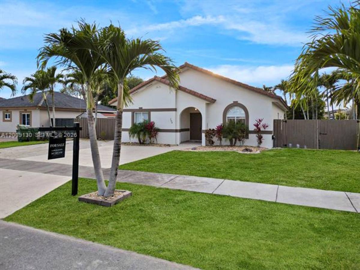 House for rent at 704 SE 14th Place, Homestead, FL 33033