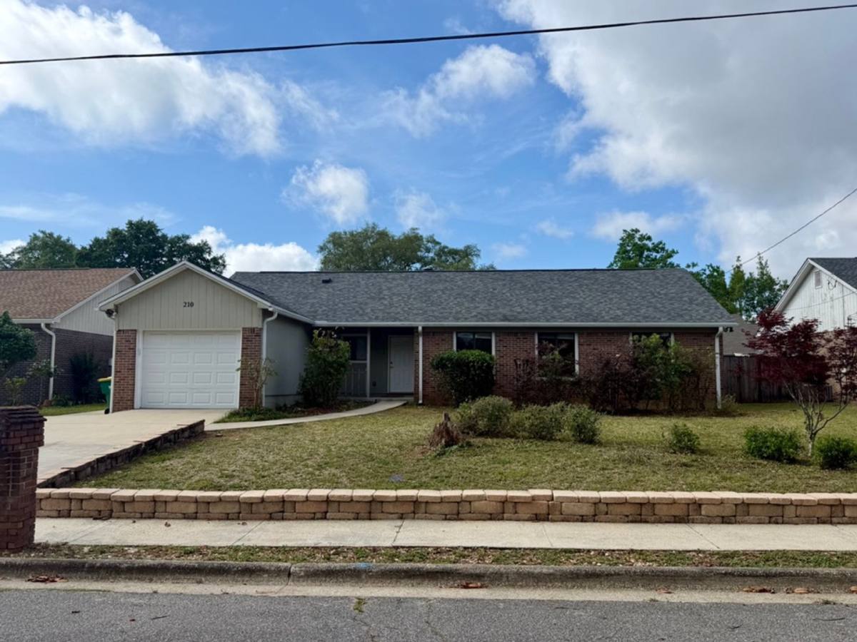 House for rent at 210 Honeysuckle Way, Niceville, FL 32578