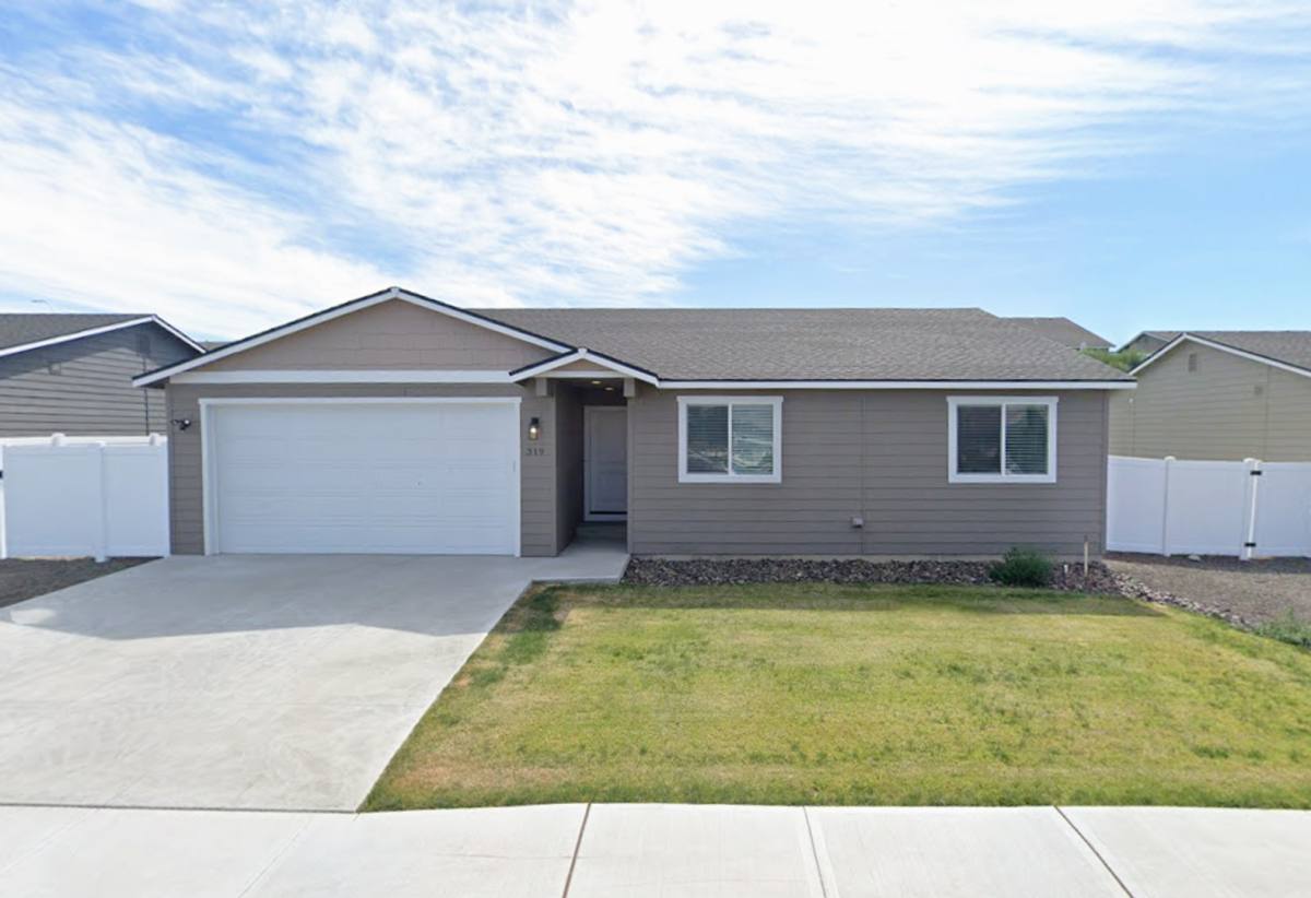 House for rent at 319 S Nevada Ave, East Wenatchee, WA 98802