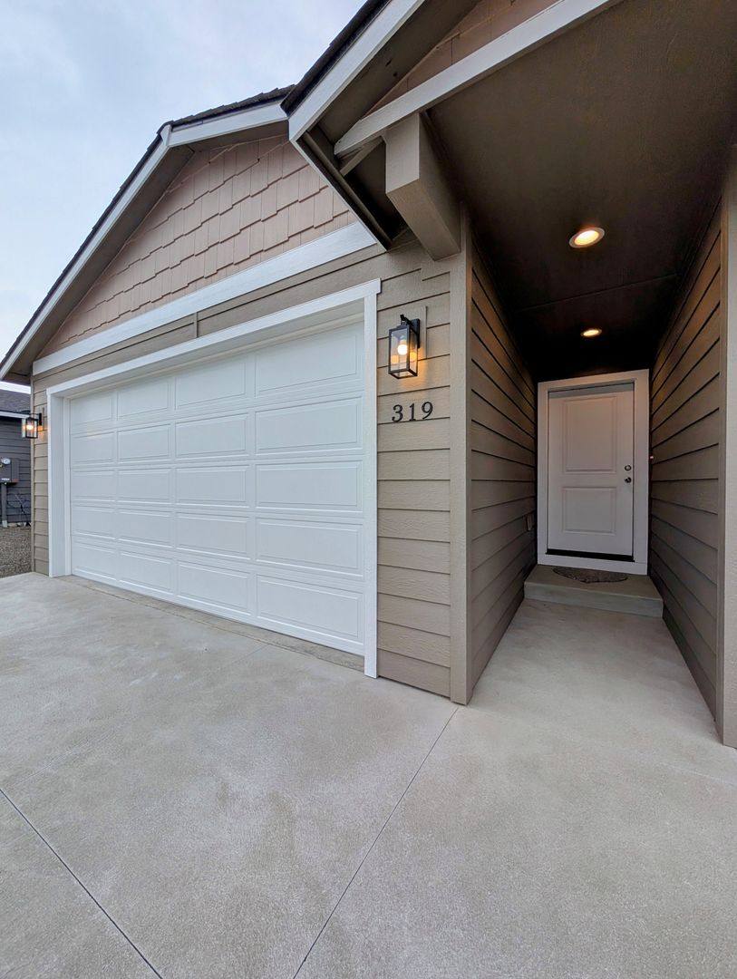 House for rent at 319 S Nevada Ave, East Wenatchee, WA 98802