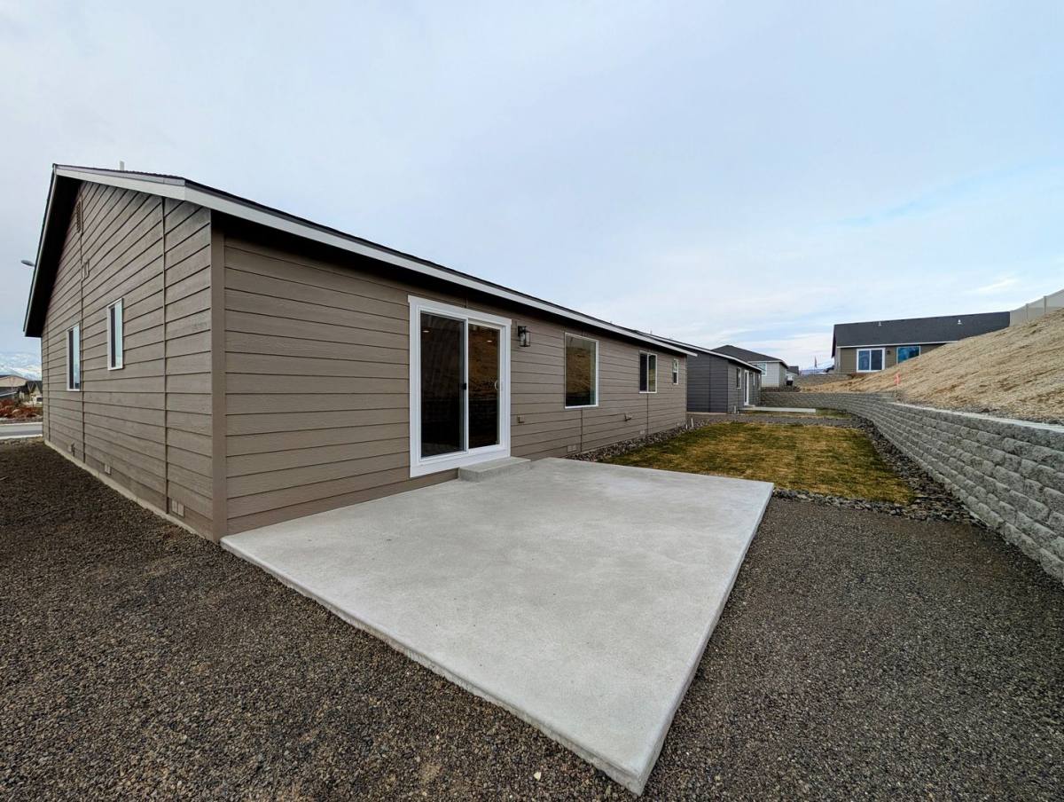 House for rent at 319 S Nevada Ave, East Wenatchee, WA 98802