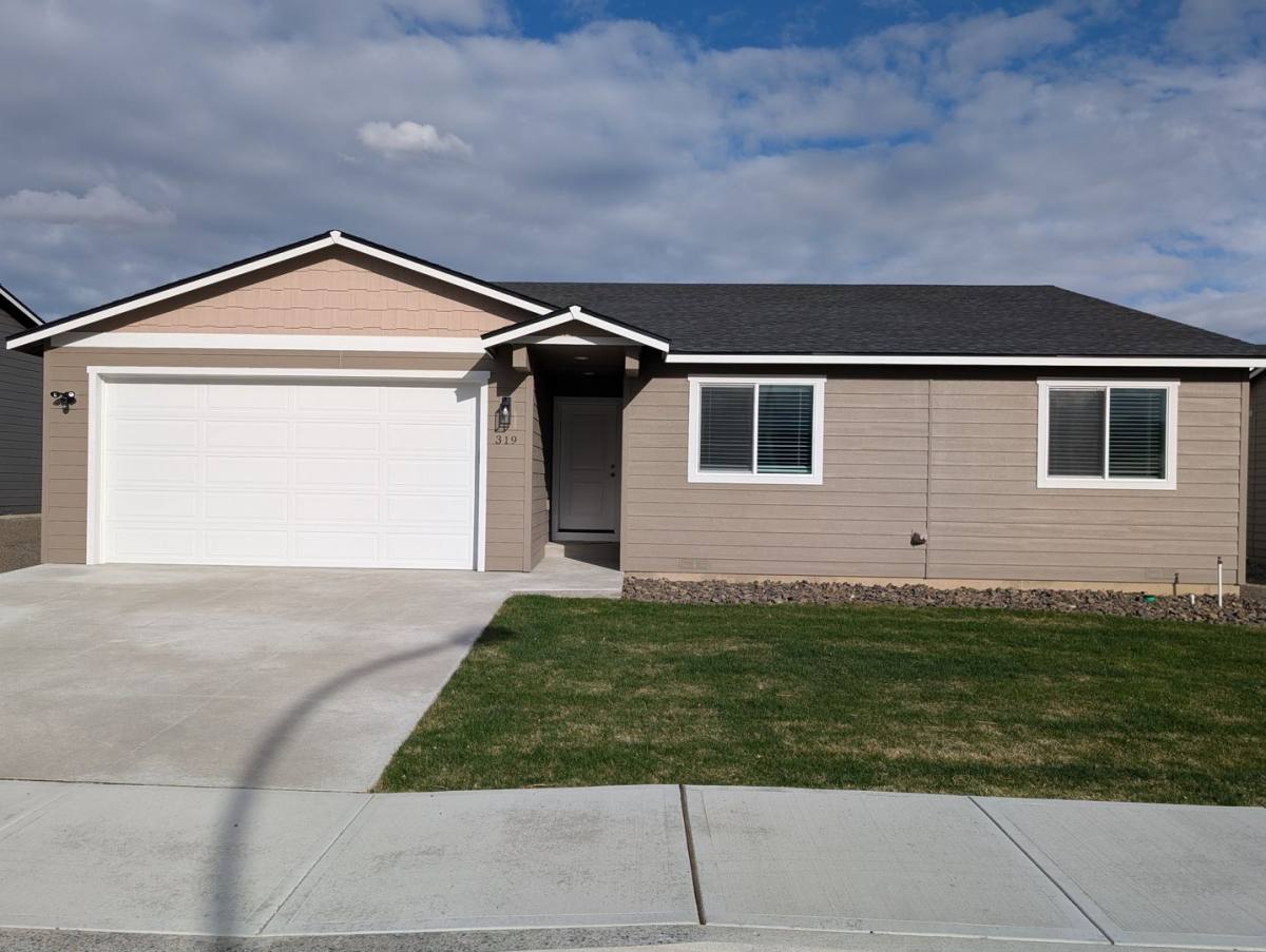 House for rent at 319 S Nevada Ave, East Wenatchee, WA 98802