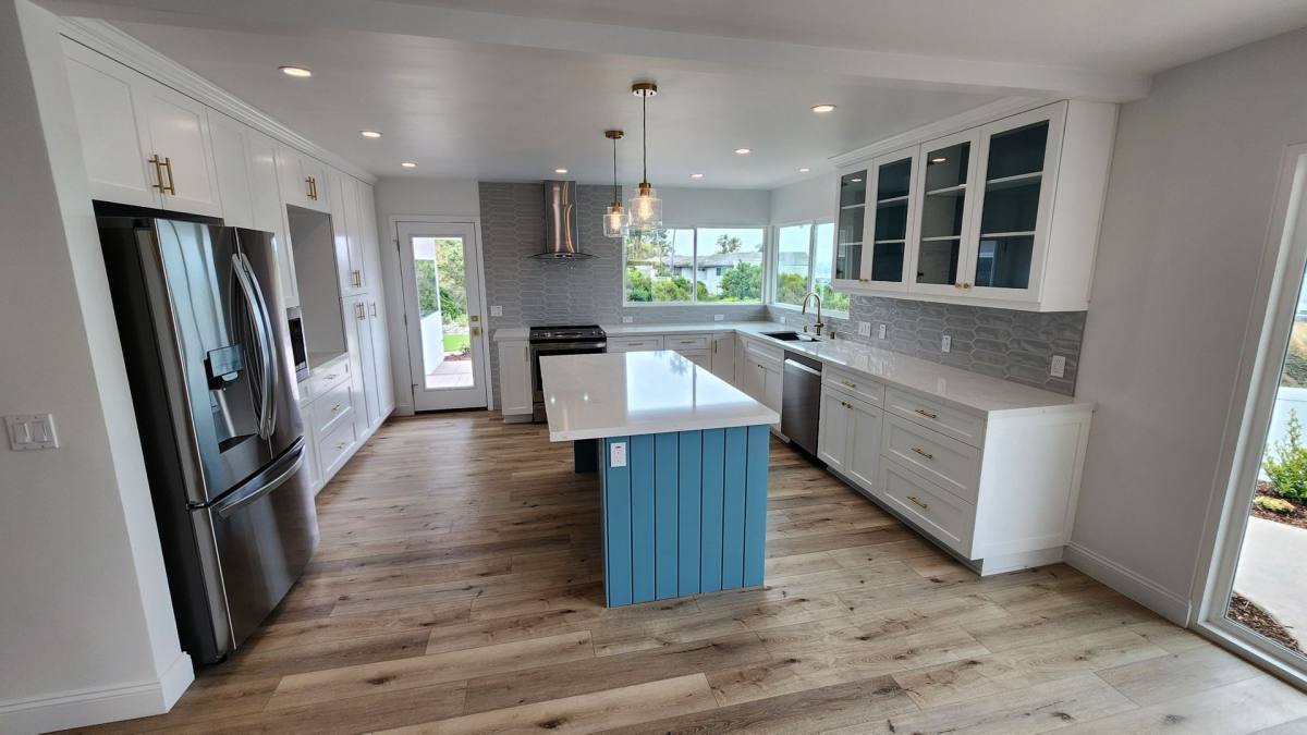 House for rent at 5831 Box Canyon Rd, La Jolla, CA 92037