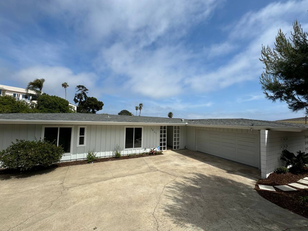 House for rent at 5831 Box Canyon Rd, La Jolla, CA 92037