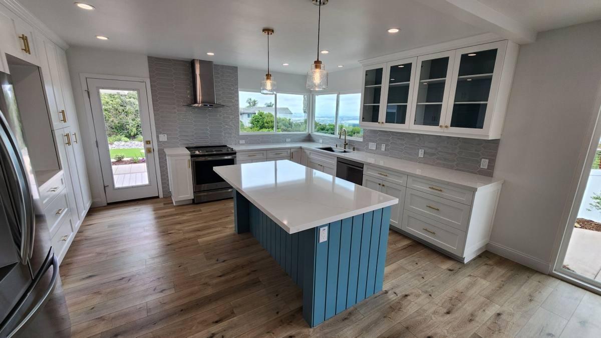 House for rent at 5831 Box Canyon Rd, La Jolla, CA 92037