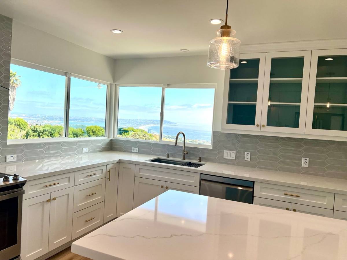 House for rent at 5831 Box Canyon Rd, La Jolla, CA 92037