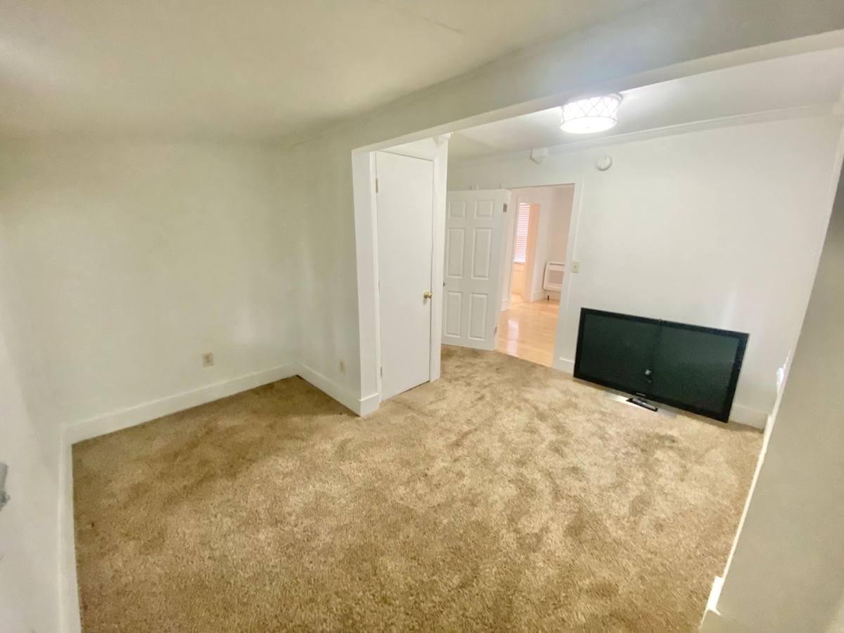 Apartment for rent at 32 Rose St, Burlington, VT 05401