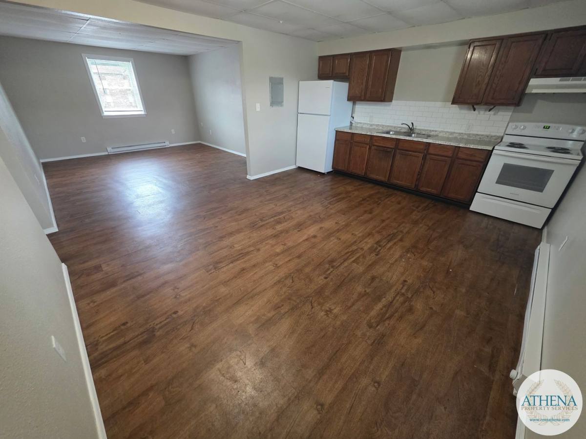 Apartment for rent at 1318 N Sprigg St, Cape Girardeau, MO 63701