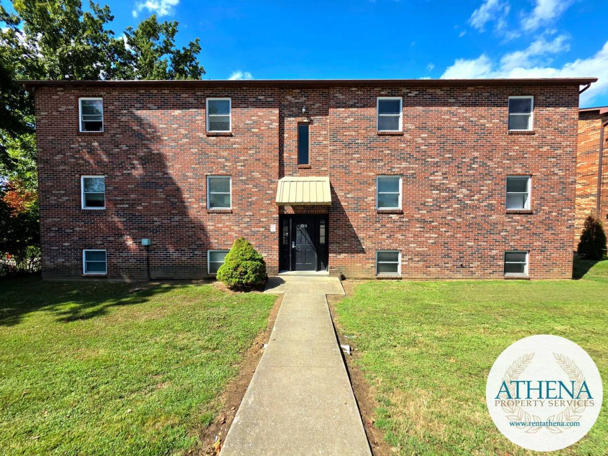 Apartment for rent at 1318 N Sprigg St, Cape Girardeau, MO 63701
