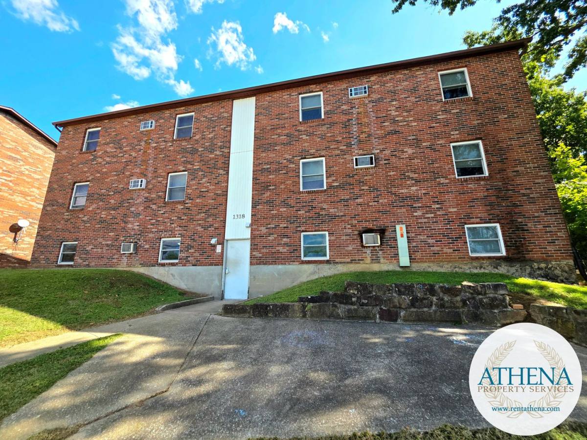 Apartment for rent at 1318 N Sprigg St, Cape Girardeau, MO 63701