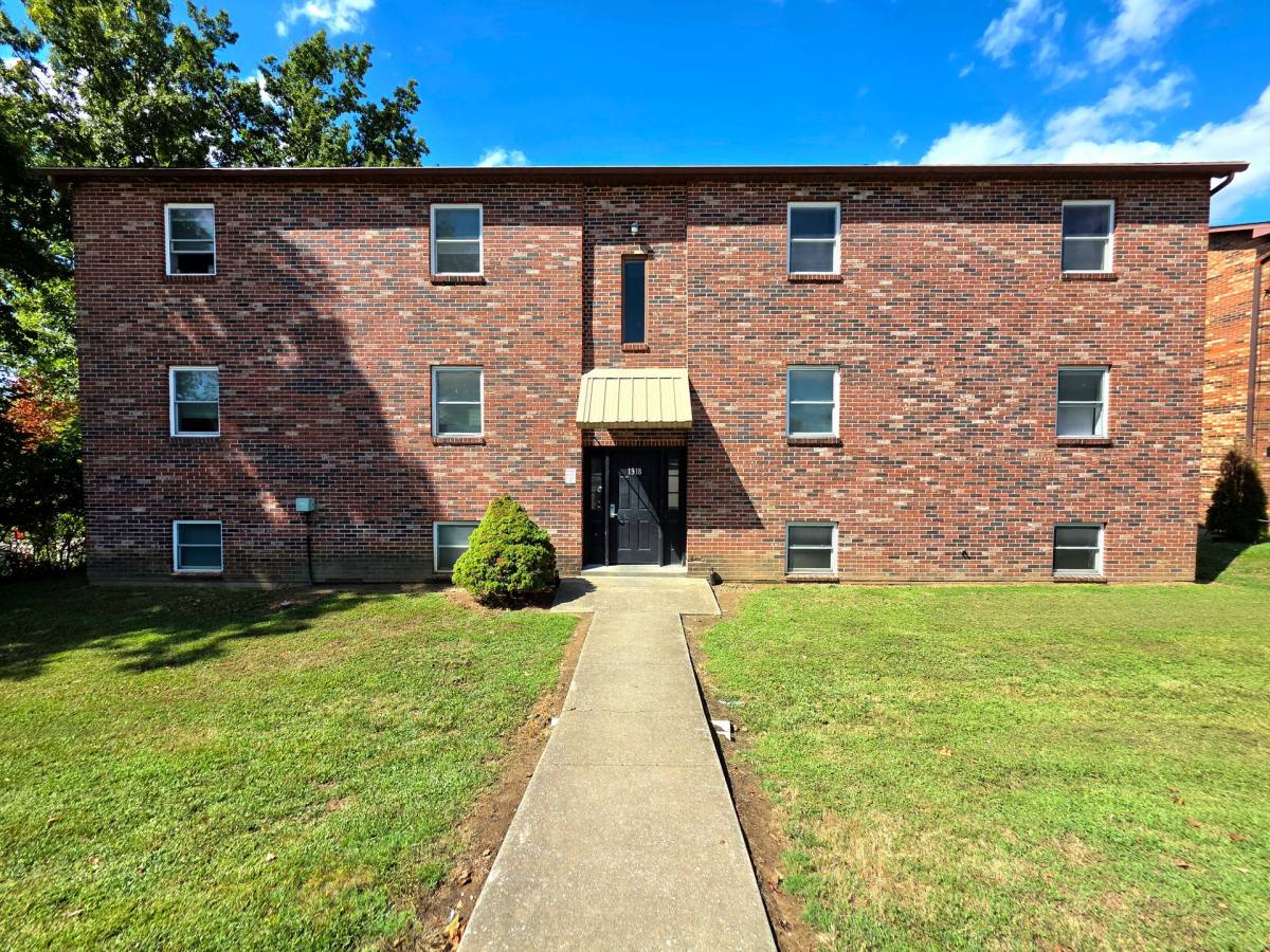 Apartment for rent at 1318 N Sprigg St, Cape Girardeau, MO 63701