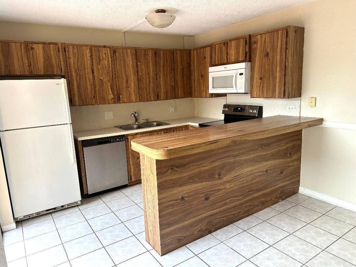 Townhouse for rent at 1006 10th Lane, Lake Worth, FL 33463