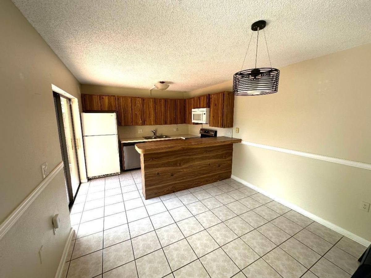 Townhouse for rent at 1006 10th Lane, Lake Worth, FL 33463