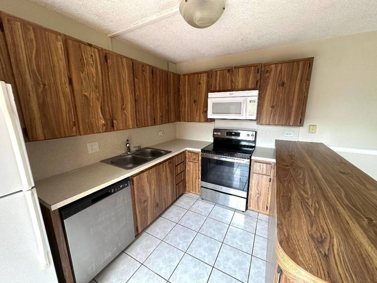 Townhouse for rent at 1006 10th Lane, Lake Worth, FL 33463