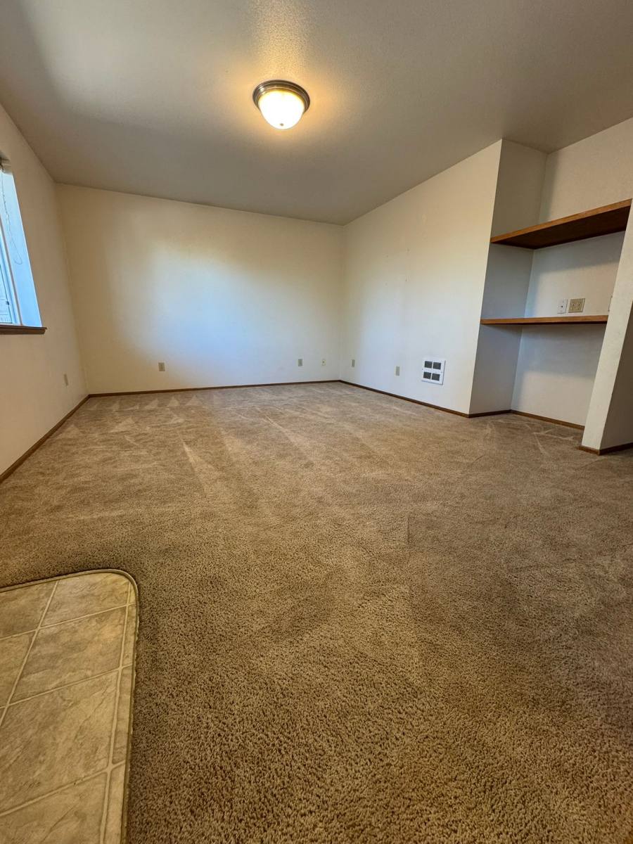 Apartment for rent at 151 N 8th St, Coos Bay, OR 97420