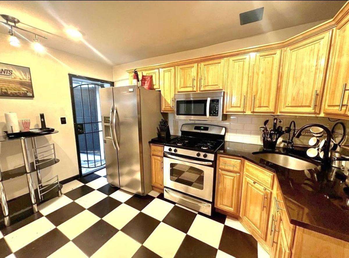 Apartment for rent at 763 Jefferson Ave, Brooklyn, NY 11221
