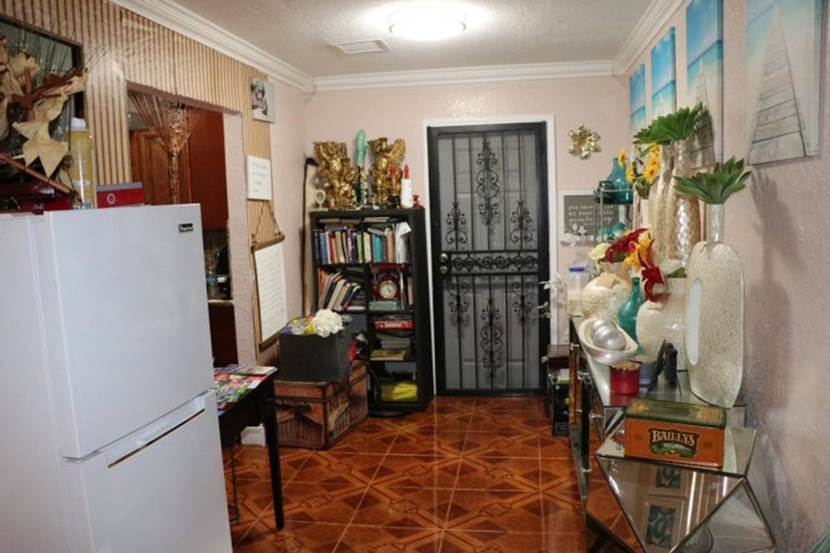 House for rent at 1731 NE 1st Ave, Pompano Beach, FL 33060