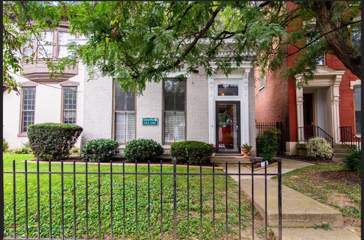 Condo for rent at 118 E Oak St, Louisville, KY 40203