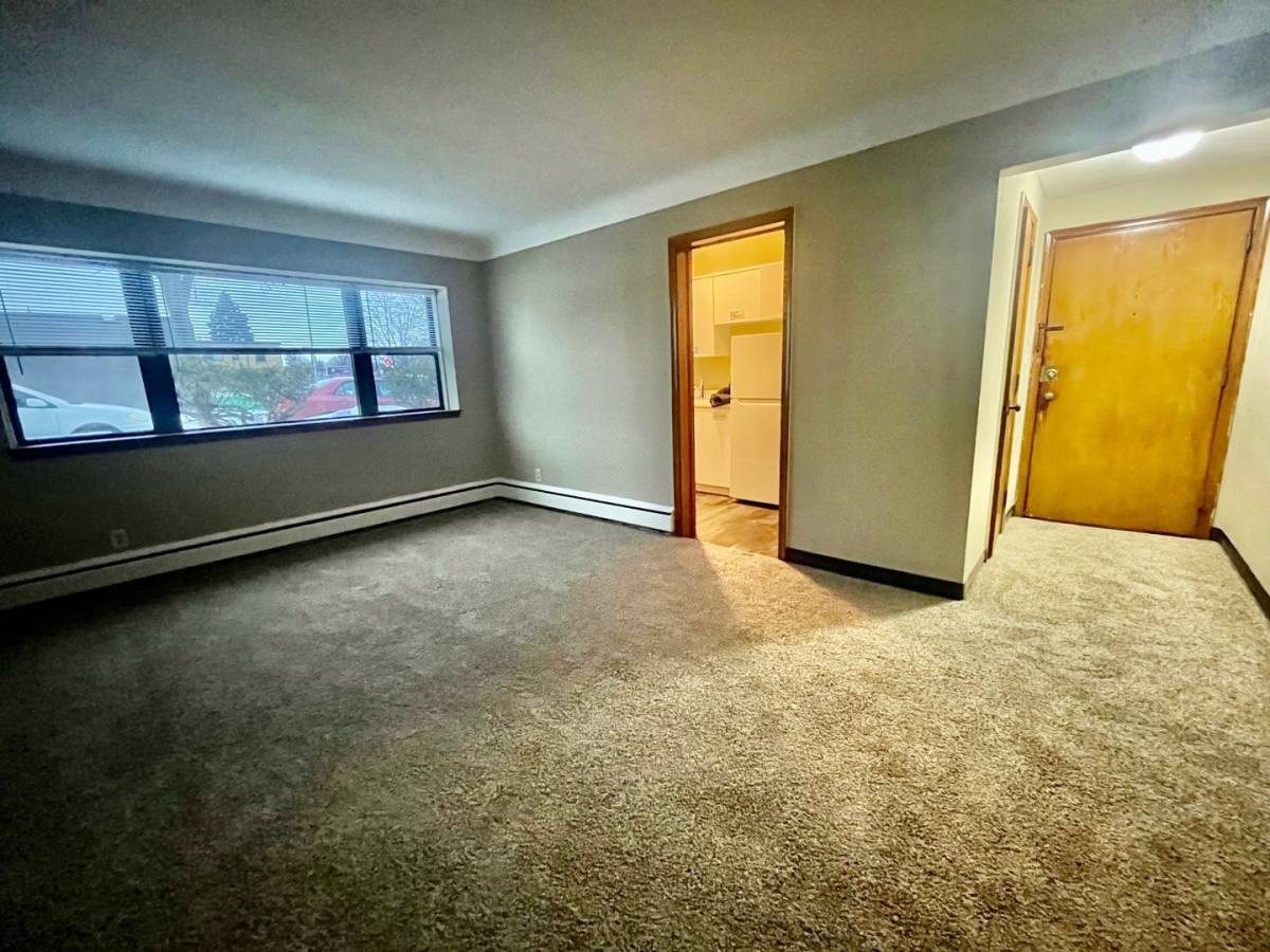 Apartment for rent at 1573 Hartford Ave, Saint Paul, MN 55116