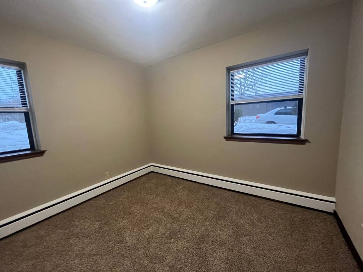 Apartment for rent at 1573 Hartford Ave, Saint Paul, MN 55116