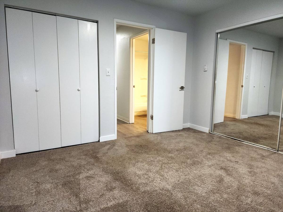 Apartment for rent at 10718-10722 SE 238th St, Kent, WA 98031